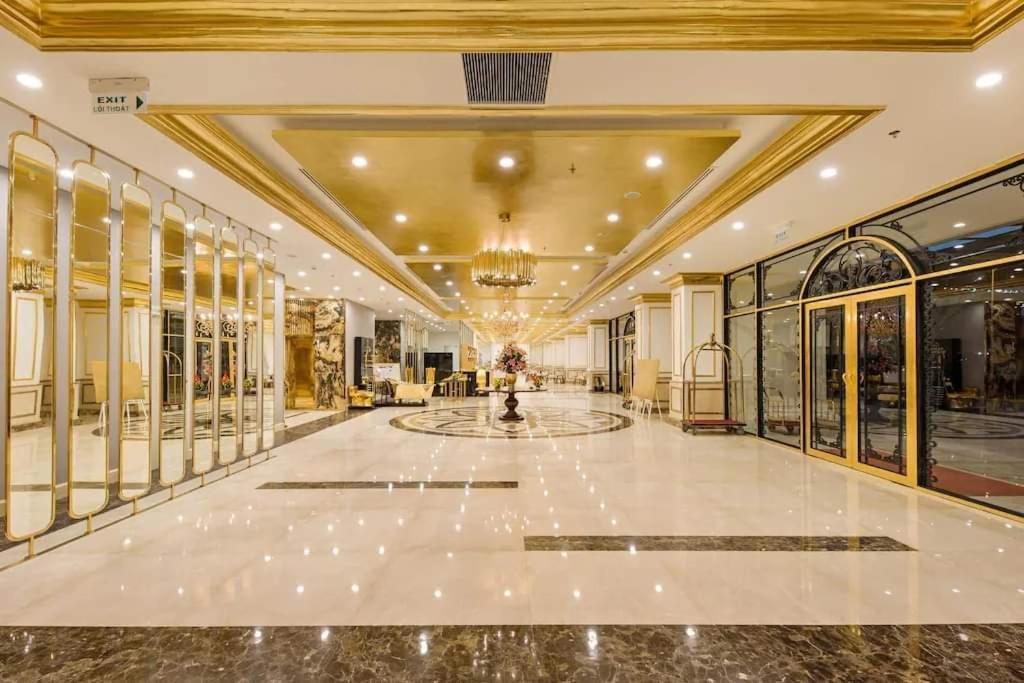 Golden Apartment With Sea View Da Nang Buitenkant foto