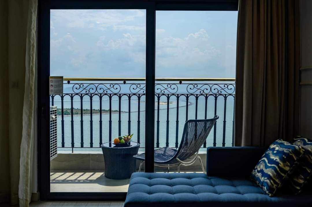 Golden Apartment With Sea View Da Nang Buitenkant foto