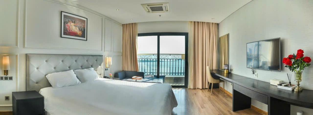 Golden Apartment With Sea View Da Nang Buitenkant foto