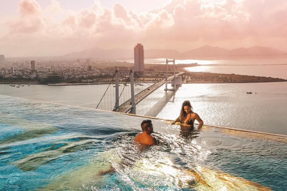 Golden Apartment With Sea View Da Nang Buitenkant foto