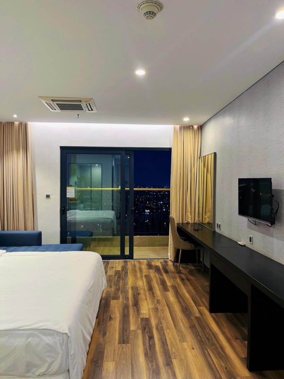 Golden Apartment With Sea View Da Nang Buitenkant foto