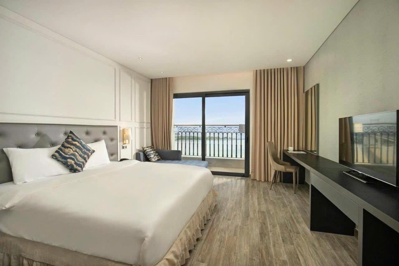 Golden Apartment With Sea View Da Nang Buitenkant foto